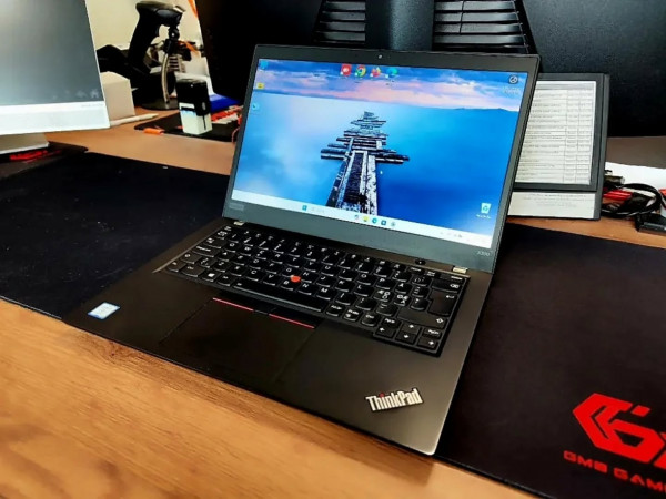 Novo u ponudi RF Laptop Lenovo ThinkPad X390 u top stanju !!!! I5 8350U 4/8 cores 3.6 Ghz , Vpro procesor !!! 16 GB DDR4 !!! 256GB Nvme !!! Intel UHD do 8 GB !!! FULL HD , Ips panel !!! Tastatura sa osvjetljenjem !!! Win 11 Pro Oem, Office 2024 !!! Baterija preko 5 sati !!! Fabrika kaze 14 sati kad je nova , ove su 85% kapaciteta !! Usb c orginalni punjac !!!! Svi otvoreni ocisceni !! triodoo fiskalnekasetrio fiskalnekase